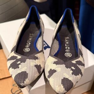 Rothy's Women's Gray and Black Camouflage Patterned Flats